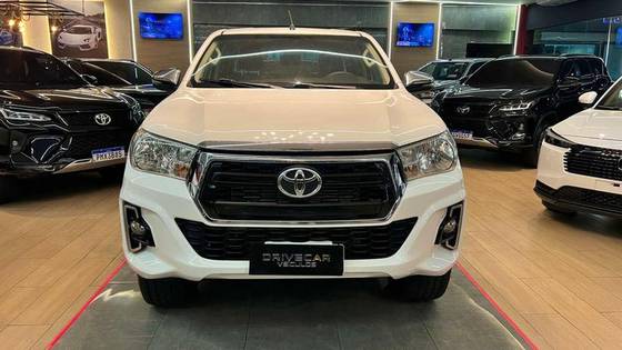 TOYOTA HILUX 2.8 SRV 4X4 CD 16V DIESEL 4P AUTOMÁTICO